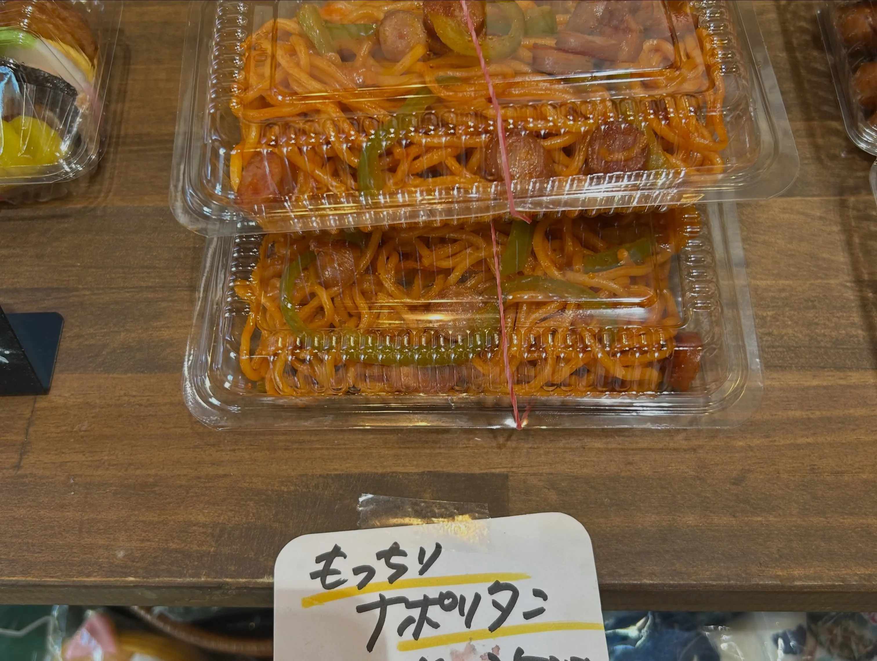 唐揚げ&カリカリ豚揚げたてです!