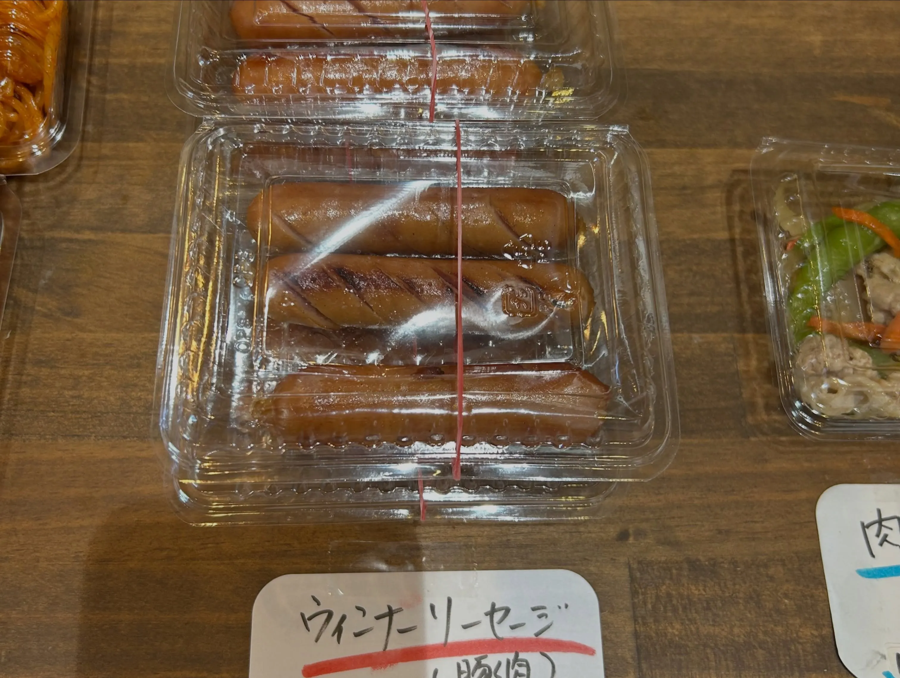 唐揚げ&カリカリ豚揚げたてです!