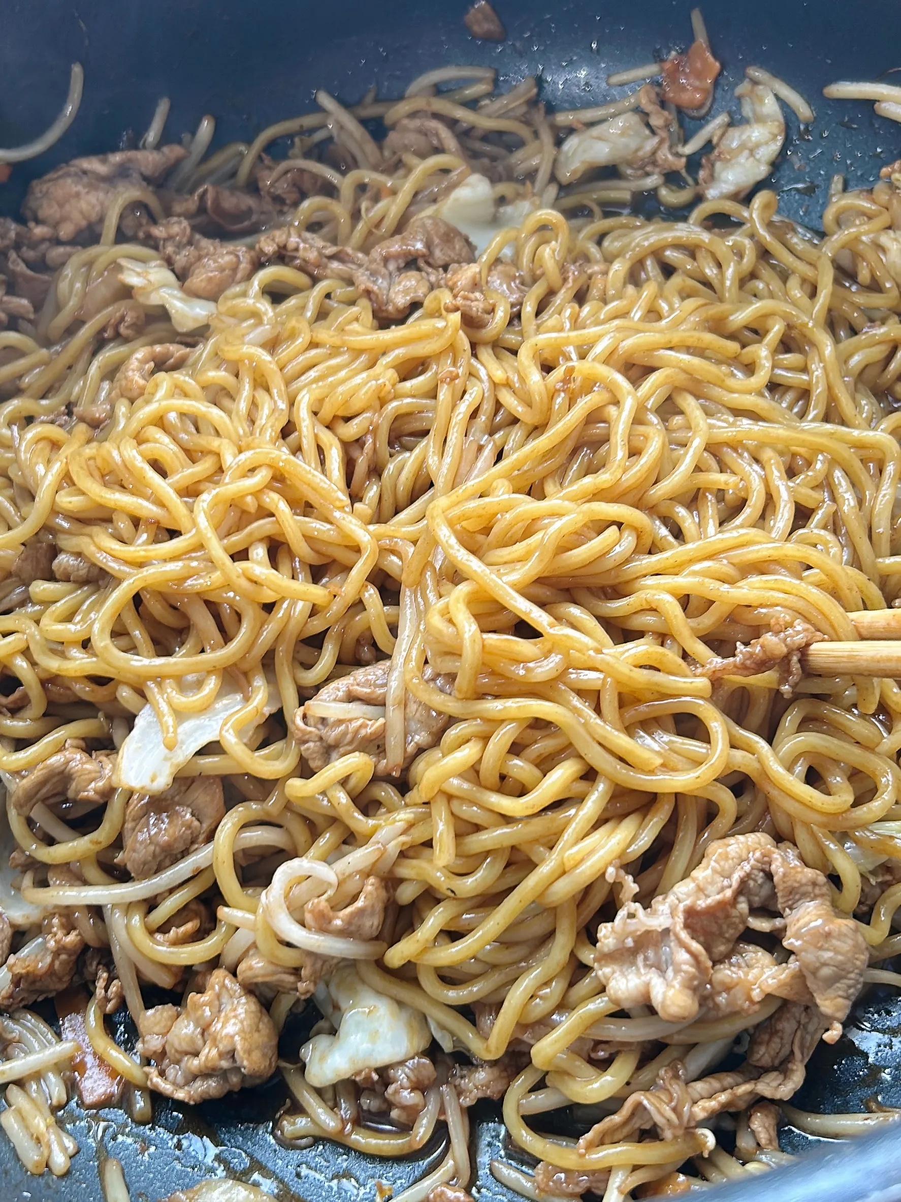 麻婆茄子ともっちり麺の焼きそばが出来上がりましたよ！